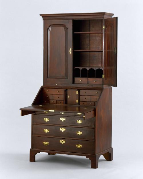 TC2006-189, Desk, one side open
