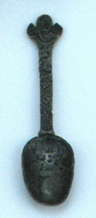 Cropped from DS2001-280. Spoon