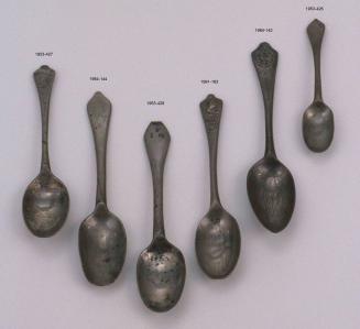 DS2001-280. Spoons