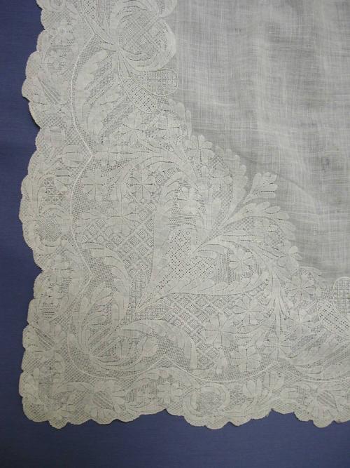 2009 Record shot by L. Baumgarten. Apron, detail.
