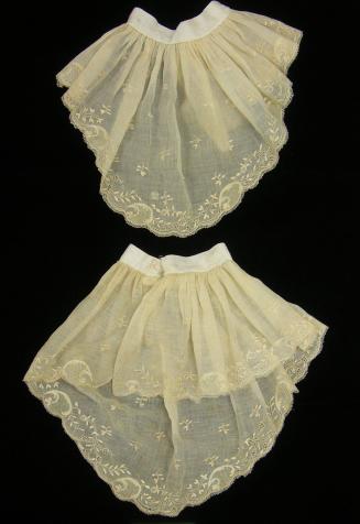 2009 Record shot by L. Baumgarten. 1953-860,1-2. Sleeve ruffles.