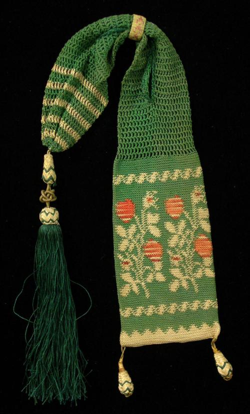 2009 Record shot by L. Baumgarten. Stocking purse.