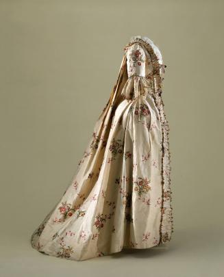 TC99-618. Gown.