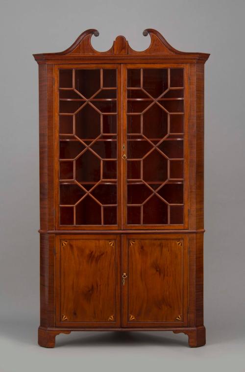 D2014-CMD. Corner cupboard 2011-77