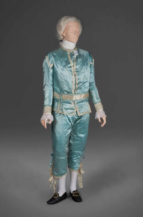 Suit 2012-153
