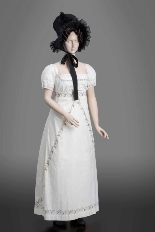 Gown 1996-105
