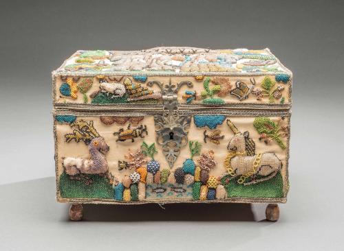Beadwork Casket 1960-365