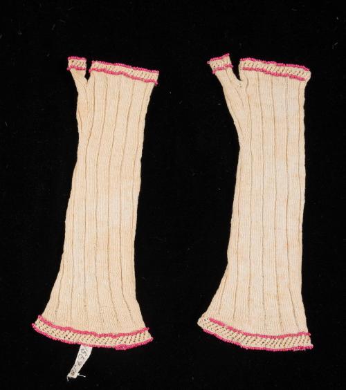 Mitts 1971-156,1A&B
