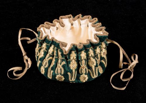 1953-980, Purse