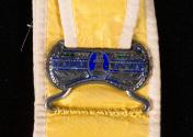 1985-233,1, Garter