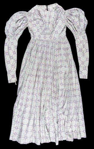 2005-337, Gown
