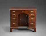 2004-35, Bureau Table