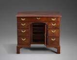 2004-35, Bureau Table