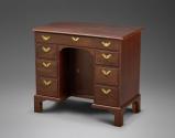 2004-35, Bureau Table