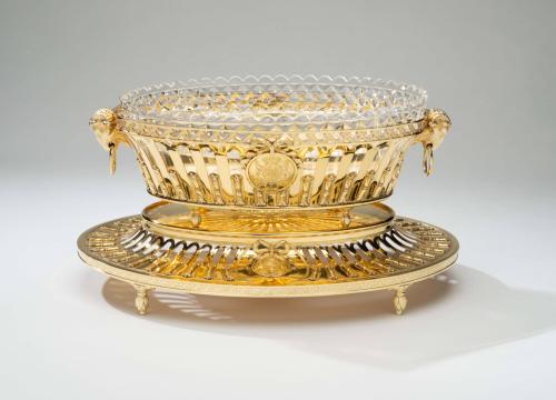 1972-438, Basket