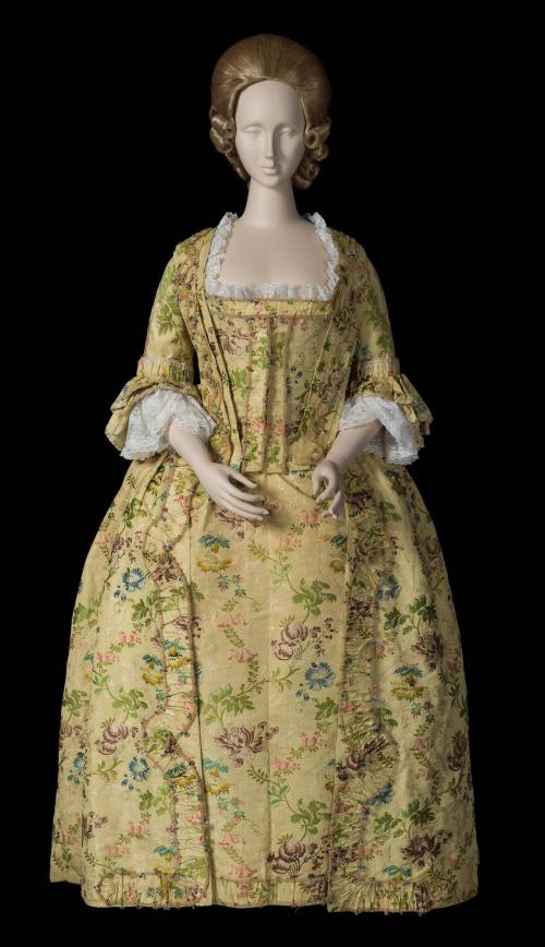 2015-210,A&B, Gown