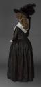 1989-446, Gown