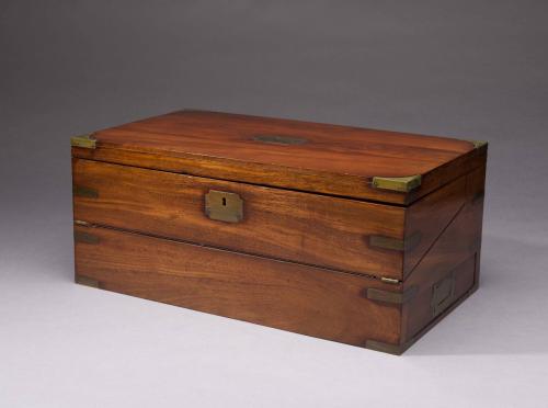 2020-109, Lap Desk