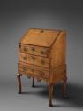 1959-243, Desk