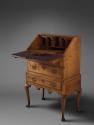 1959-243, Desk
