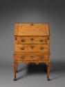 1959-243, Desk