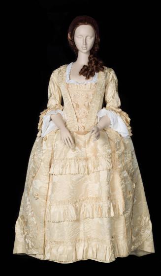 2020-140, Gown
