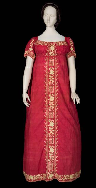 2000-48, Dress