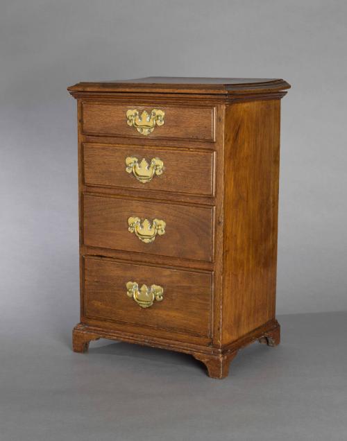 2020-153, Chest of Drawers
