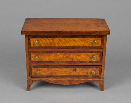 1990-275, Chest of Drawers