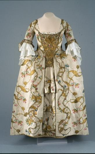1968-646, Gown