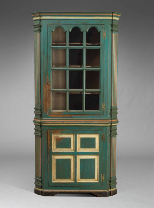 1987-718, Corner Cupboard