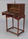 1971-553, Desk