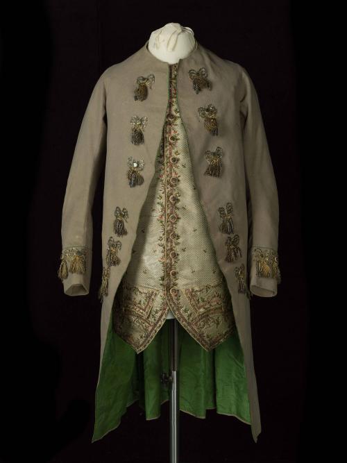 2021-62,1a-c, Coat