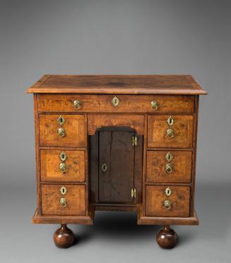 1974-169, Bureau Table