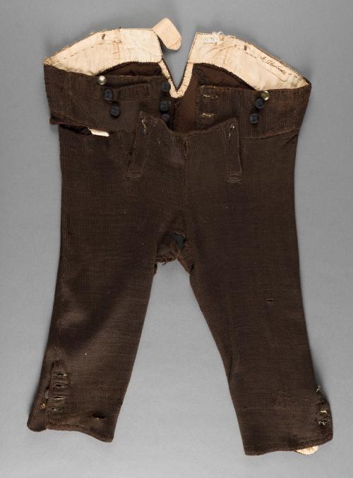 2023-32, Breeches