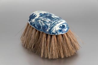 1962-253, Clothes Brush