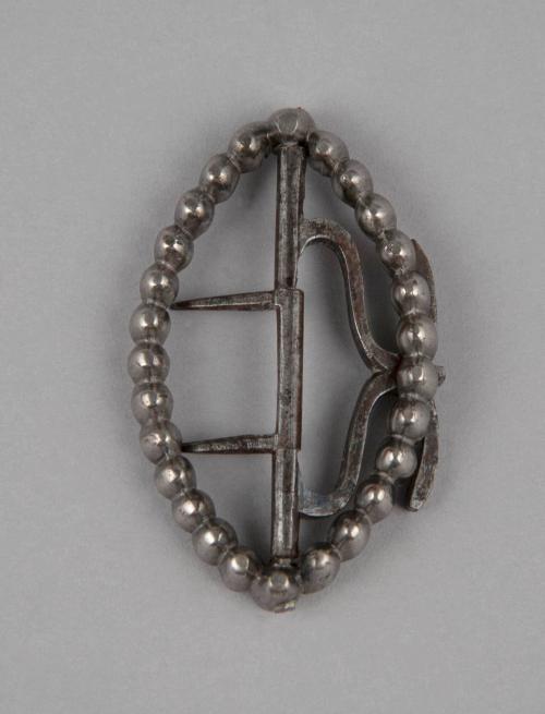 1952-284, Knee Buckle