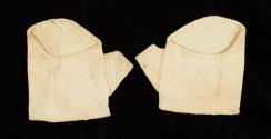 2022.1004.2a&b, Mitts