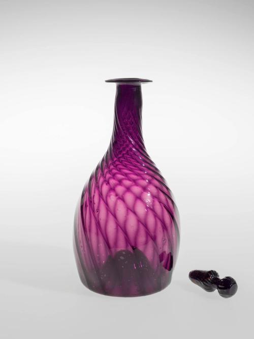 1950-297,2a&b, Bottle