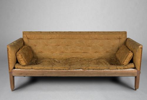 2025-19, Sofa